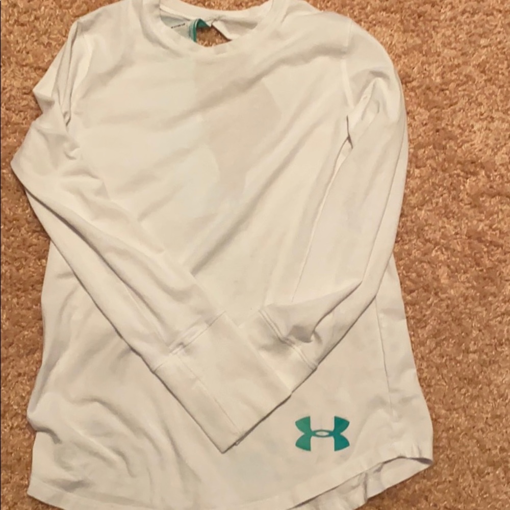 Loose Fitting Under Armor long sleeve